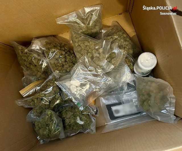 W mieszkaniu 27-latka ze Sosnowca policja znalazła znaczną ilość narkotyków
