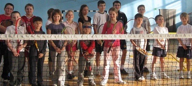 W pierwszych w tym sezonie zawodach wystąpiła grupa szesnastu młodych tenisistów.