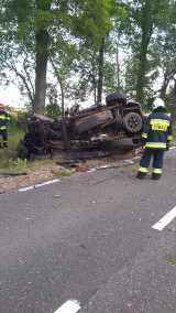 Wypadek na DK19 między miejscowościami Dobromil - Knorydy. Samochód dachował (zdjęcia)