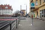 Rusza sieć punktów "hop and go" w Poznaniu. Miasto wydało na to ponad pół miliona złotych. "Wkurza mnie, że operatorzy nie muszą płacić"