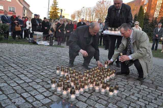 Tak w minionych latach upamiętniano w Szczecinku ofiary katastrofy smoleńskiej