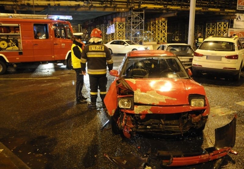 Wypadek na Jagiellońskiej w Bydgoszczy. Zderzyły się 3 auta.