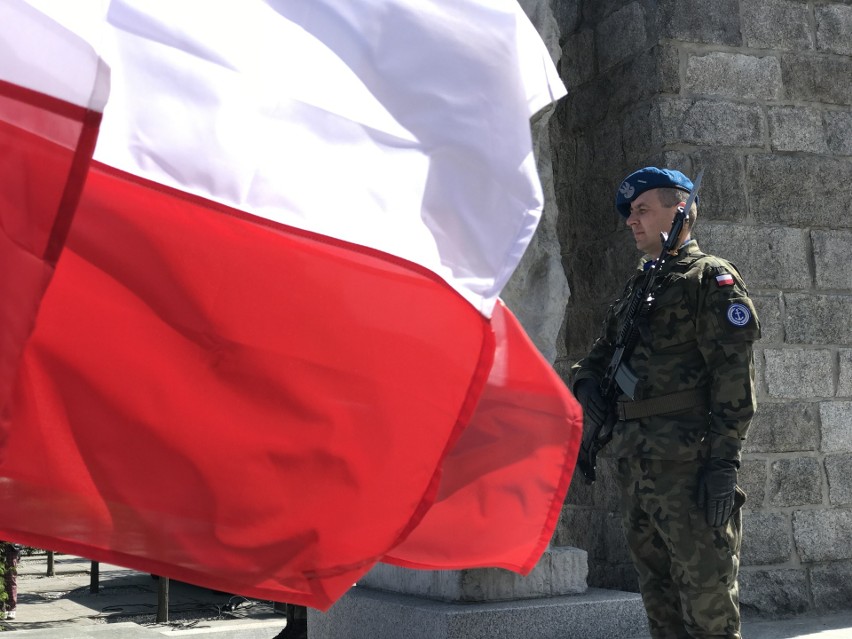 Narodowy Dzień Zwycięstwa. Uroczystości pod pomnikiem Żołnierza Polskiego w Słupsku [ZDJĘCIA]