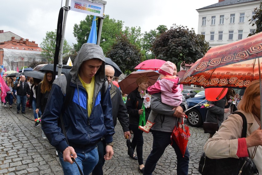 Marsz dla Życia i Rodziny przeszedł ulicami Bielska-Białej ZDJĘCIA