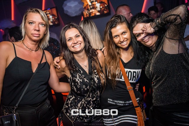 Głośna muzyka, drinki, tańce oraz miłe towarzystwo to wszystko w Clubie 80. Jak wyglądała sobotnia noc, 14 sierpnia w Siemianowicach? ZOBACZ GALERIĘ ZDJĘĆ