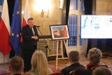 Uroczysta prezentacja znaczka na 800-lecie Mikołowa. Poczta Polska uhonorowała rocznicę lokacji pamiątkowym walorem pocztowym