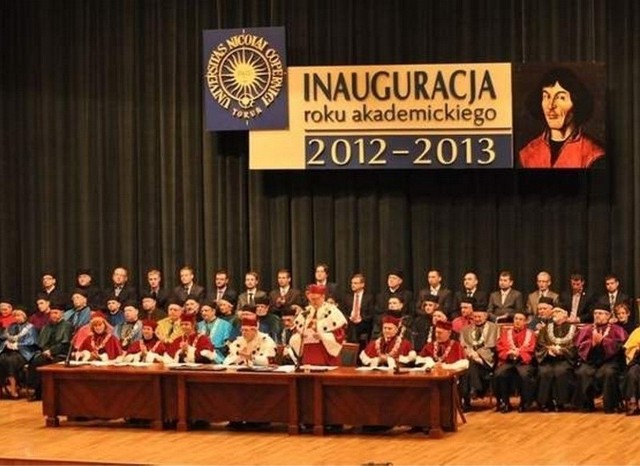 Toruń. Inauguracja roku akademickiego 2012/2013 na UMK