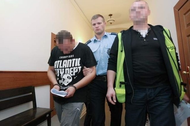Słupski sąd rejonowy aresztował na trzy miesiące 23-letniego Marcina B., podejrzanego o napad z nożem na taksówkarza.