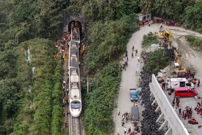 Tajwan: katastrofa kolejowa w tunelu [ZDJĘCIA] [WIDEO] Zginęło ponad 40 osób, ponad 70 jest rannych