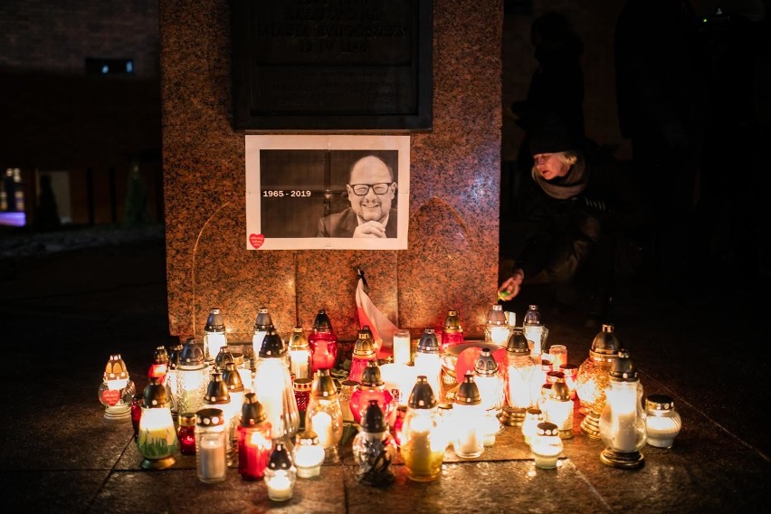 W poniedziałek, 14 stycznia, zmarł prezydent Gdańska Paweł...