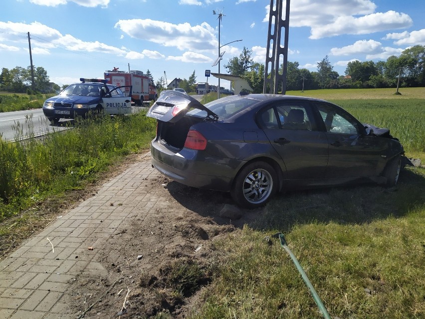 Tragedia pod Kowalewem. Zginął motorowerzysta [zdjęcia]