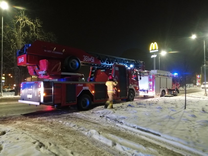 Pożar w Tarnobrzegu! Zapaliła się sadza w domu jednorodzinnym. Służby w akcji [ZDJĘCIA]