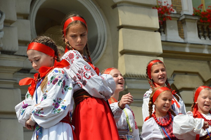 Dzieci z Mystkowa i ze Sławuty na Ukrainie oczarowały publiczność [ZDJĘCIA]