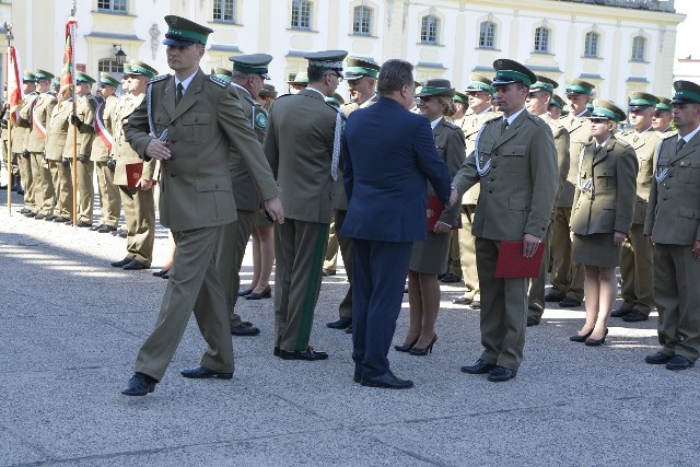 W niedzielę, 27 maja, odbył się uroczysty apel z okazji 27. rocznicy powołania Straży Granicznej. W tym roku pogranicznicy świętowali na dziedzińcu Pałacu Branickich razem z mieszkańcami Białegostoku i okolic.