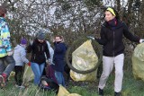 Wolontariusze z Wołczyna pomagali posprzątać świat z okazji Światowego Dnia Ziemi [ZDJĘCIA]