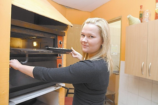 - Najpierw sama pracowałam w pizzerii, potem ją założyłam - mówi Karolina Stadryniak. (fot. Daniel Polak)
