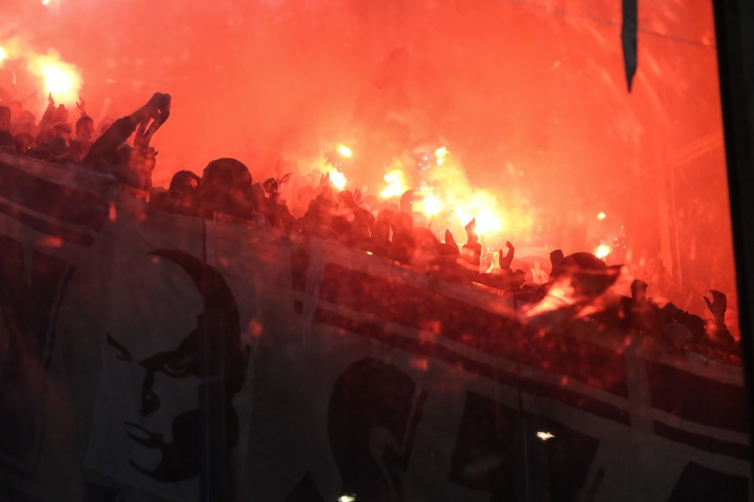Są zniszczenia w sektorze gości na stadionie Wisły Kraków
