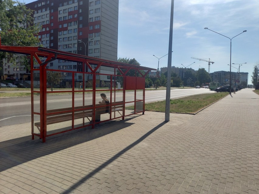 Niebezpieczny przystanek autobusowy nr 508 w Białymstoku. Prezydent miasta otrzymał wniosek o przesunięcie wiaty o 10 metrów w bok