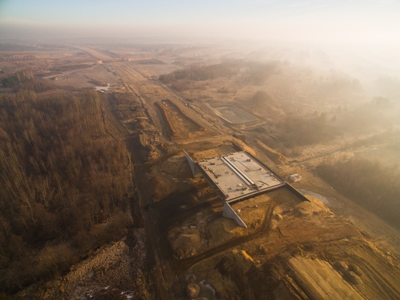 Budowa autostrady A1, odcinek F. Zdjęcia z lutego 2019 r....