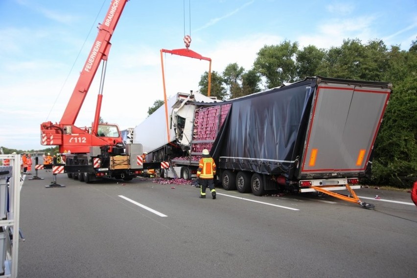 W poniedziałek na niemieckiej autostradzie A2 zginął...