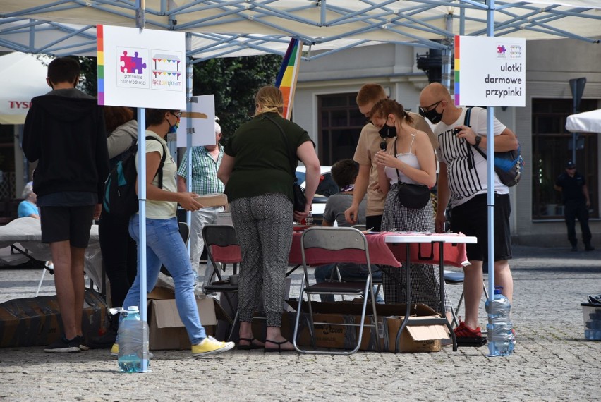 Tęczowy Kram stanął na Rynku w Grudziądzu. Przygotowano...