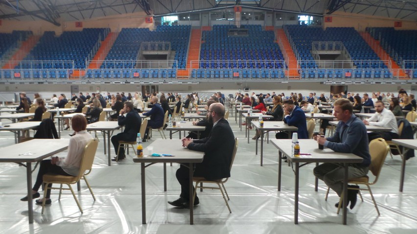 Egzamin na radców prawnych w Lublinie. 167 osób odpowiadało na 150 pytań. Zobacz zdjęcia