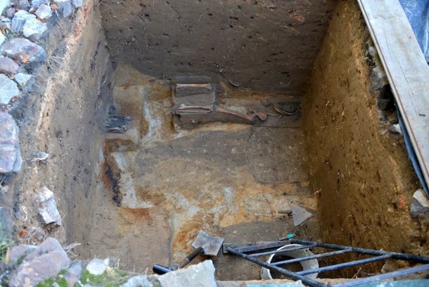 Średniowieczne szkielety odkryto przy kościele świętego Wojciecha w Kielcach
