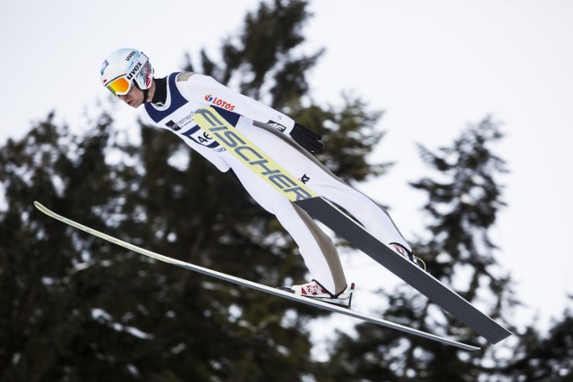 Świetne otwarcie Turnieju Czterech Skoczni. W czołowej dwudziestce w Oberstdorfie mieliśmy pięciu Polaków. Kamil Stoch o włos od wygranej!