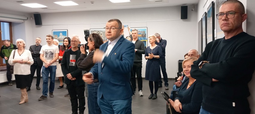 Festiwal Sztuk Między Stronami w Kielcach. Ambasador Litwy otworzył wystawę "Wędrówka Mojżesza"