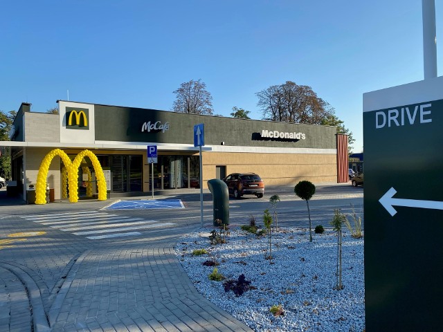 W Będzinie otwarta została pierwsza restauracja sieci McDonald's Zobacz kolejne zdjęcia/plansze. Przesuwaj zdjęcia w prawo - naciśnij strzałkę lub przycisk NASTĘPNE