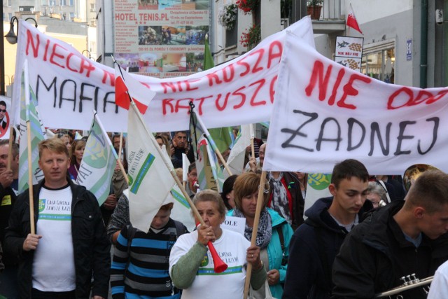 Jedna z wielu manifestacji przeciwników powiększenia Opola.