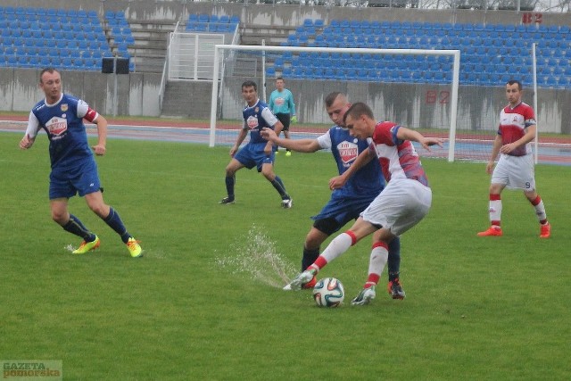 Mecz odbył się podczas obfitej ulewy. Lider Włocławek - Zjednoczeni Piotrków Kujawski 4:4 (0:1)GOL 90+4 - Łukasz Grube 4:4GOL 89 - Patryk Betliński z karnego 3:4GOL 86 - Tomasz Szablewski 3:3GOL 82 - Kawczyński z karnego 2:3GOL 63 - Kamil Kawczyński 2:2GOL 48 - Kołodziejski 2;1GOL 47 - Jan Kołodziejski 1:1GOL 35 - Paweł Rybicki 0:1