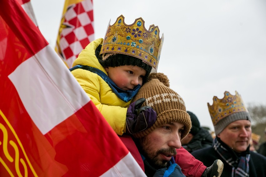 Orszak Trzech Króli w Krakowie [ZDJĘCIA DZIECI, WIDEO]