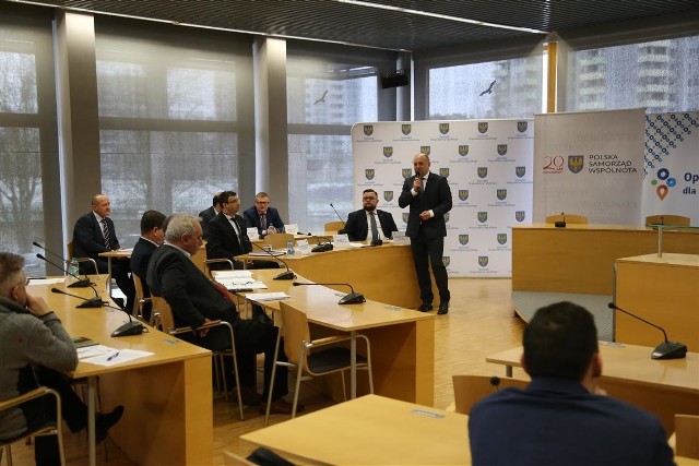 Pierwsze spotkanie informacyjne dla przedsiębiorców odbyło się w opolskim urzędzie marszałkowskim.
