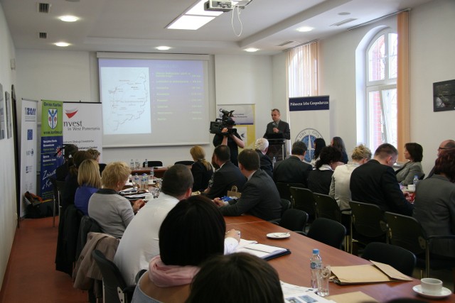 Konferencja "Eksport i inwestycje szansą rozwoju przedsiębiorczości w Polsce" ściągnęła do Karlina sporo gości.