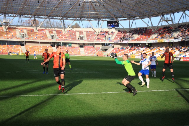 W niedzielę, 4 listopada na bielskim stadionie przy ul. Żywieckiej odbył się mecz TS Podbeskidzie Bielsko-Biała z drużyną Chrobry Głogów. Do przerwy bielszczanie prowadzili 1:0, później poprawili swój wynik na 3:0