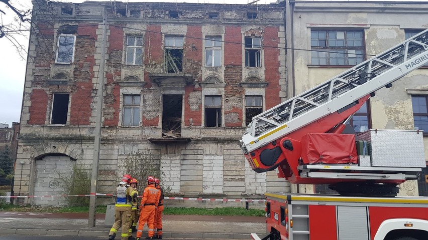 Sosnowiec: W opuszczonym budynku przy ul. Mireckiego zawalił się strop