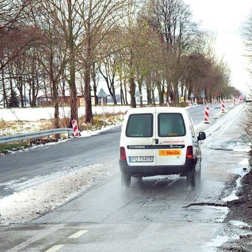 Przejazd krajową &#8222;szóstką&#8221;, gdzie trwa remont, jest utrudniony.