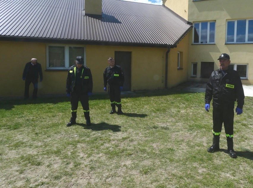 Czarnia. Strażacy ochotnicy na zbiórce szkoleniowej. 31.05.2020. Zdjęcia