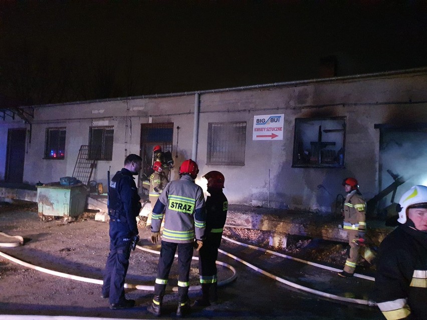 Pożar hali magazynowej przy ul. Dęblińskiej w Puławach