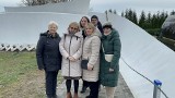 W Zabawie k. Tarnowa przy pomniku „Przejście” uczczono pamięć ofiar wypadków drogowych. Zobacz zdjęcia i wideo