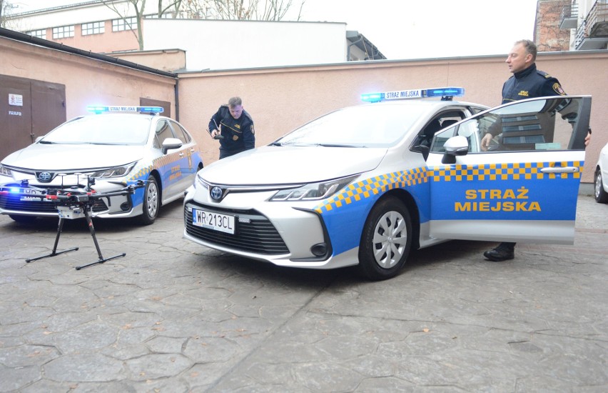 Straż miejska w Radomiu ma nowe hybrydowe samochody