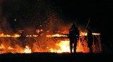 Powiat kolbuszowski. Strażak ochotnik podpalał nieużytki, żeby potem je gasić... 30-latek został ukarany grzywną