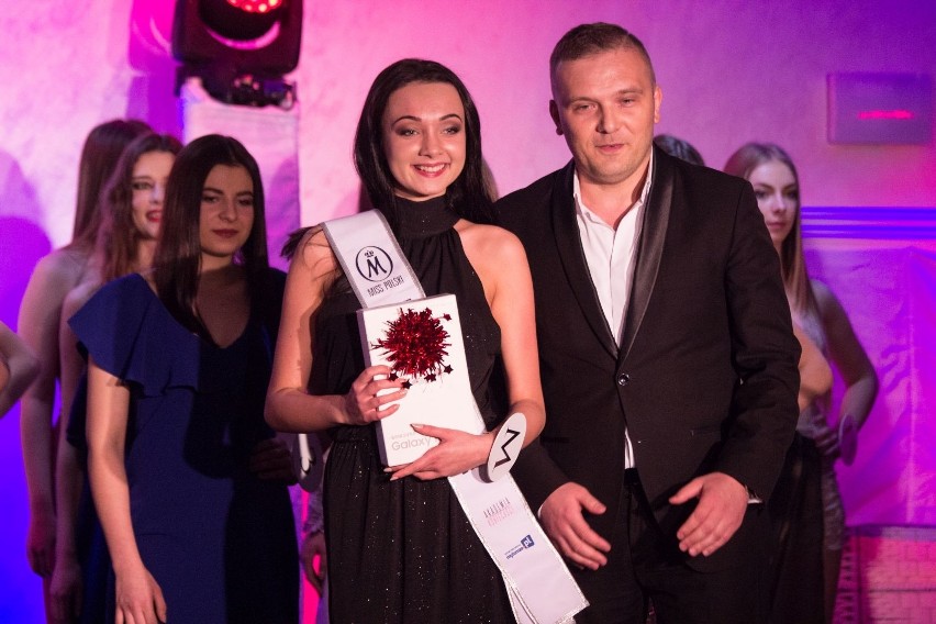 Miss Ziemi Łomżyńskiej 2018: Elwira Talkowska. Zobacz...