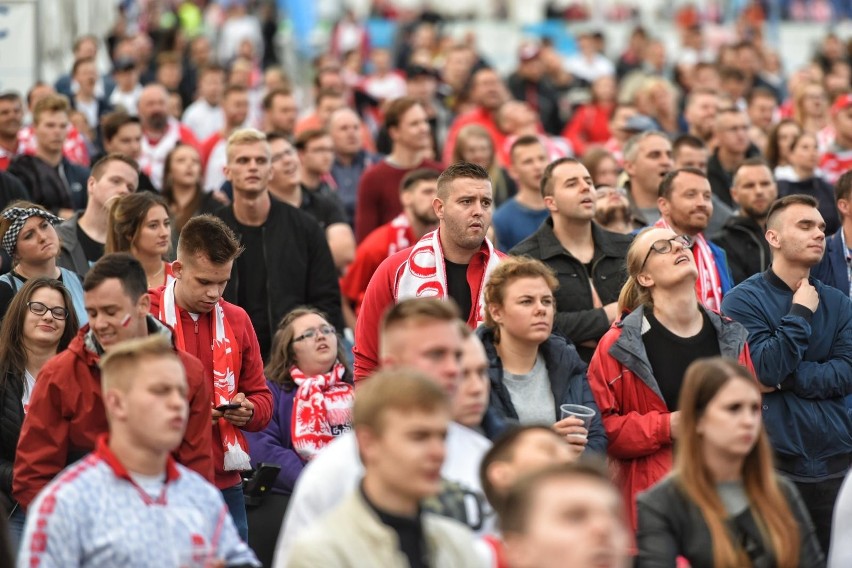 24.06.2018 poznan lg polska kolumbia strefa kibica mtp...