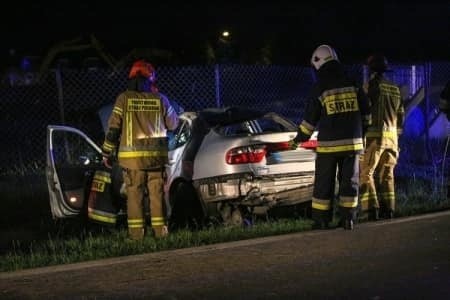 Wypadek w Rzekuniu. Zdarzył się 26.06.2020. Auto dachowało. Zdjęcia