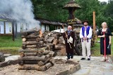 W Zdyni zapłonęła Watra. Rozpoczęło się trzydniowe Święto Kultury Łemkowskiej  [NOWE ZDJĘCIA, VIDEO]