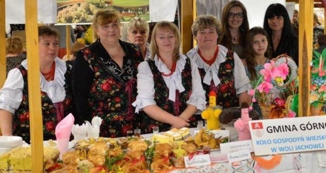 Członkinie Koła Gospodyń Wiejskich z Woli Jachowej brały udział w Targach Agrotravel. Przygotowały ozdoby świąteczne i smakołyki.