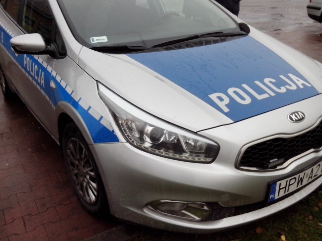 Policjanci z koszalińskiej drogówki zatrzymali do kontroli pojazd ciężarowy marki DAF.