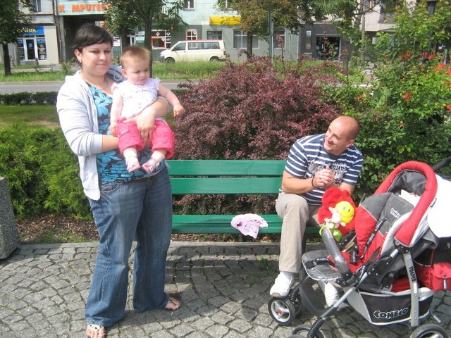 Aneta Chojnacka (na zdjęciu z mężem i córeczką) uważa, że porady konsumenckie na pograniczu są potrzebne w obu językach